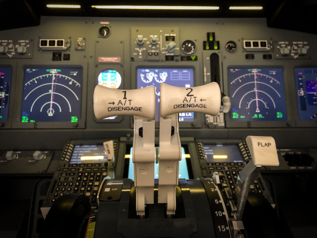 Simulatore volo Boeing 737-800NG professionale con visuale a 220°